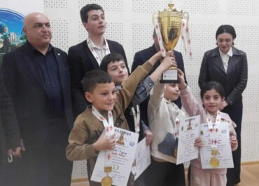 ზუგდიდის საჭადრაკო სასპორტო სკოლა “ნონა”-ს გუნდის პირველი ადგილი დავით ჩირაძის მემორიალზე