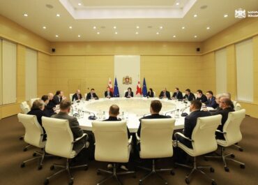 ირაკლი კობახიძე ქსელური მარკეტების წარმომადგენლებს შეხვდა