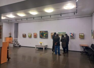 დედის დღისადმი მიძღვნილი გამოფენა გალერეაში