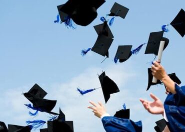 აფხაზეთიდან დევნილ მაღალი აკადემიური მოსწრების მქონე ბაკალავრიატისა და მაგისტრატურის სტუდენტებს ყოველთვიურად 200 და 300-ლარიანი სტიპენდიები გადაეცემათ