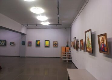 გალერეაში გაიხსნა ზუგდიდელ მხატვართა ნამუშევრების სააღდგომო გამოფენა