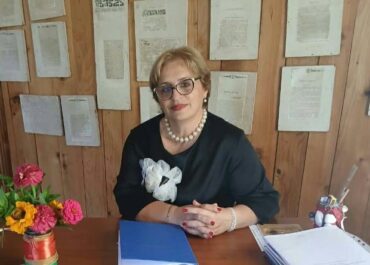 პედაგოგი ცირა მიქავა: 35 წელი ბავშვებისა და მუსიკის სამსახურში